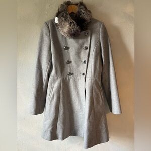 Via Spiga Gray Double-Breasted Women's Coat with Faux Fur Collar size 6